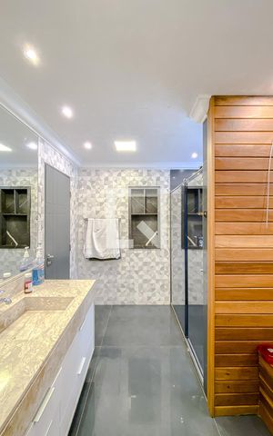 Casa à venda com 288m², 3 quartos e 2 vagasBanheiro da Suíte 1