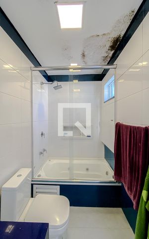 Casa à venda com 288m², 3 quartos e 2 vagasBanheiro da Suíte 2