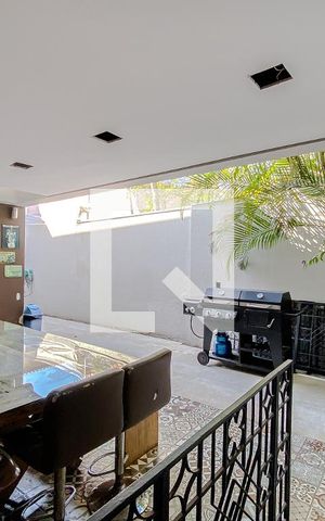 Casa à venda com 288m², 3 quartos e 2 vagasÁrea externa