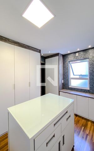 Casa à venda com 288m², 3 quartos e 2 vagasQuarto 1 - Closet