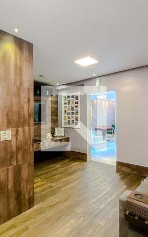 Casa à venda com 288m², 3 quartos e 2 vagasSala de TV