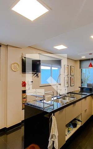 Casa à venda com 288m², 3 quartos e 2 vagasCozinha