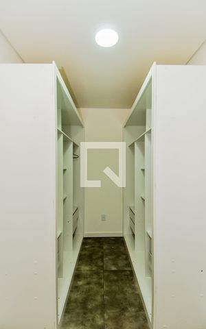 Casa à venda com 263m², 4 quartos e 2 vagasCloset da Suíte 3