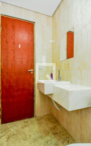 Casa à venda com 263m², 4 quartos e 2 vagasBanheiro da Suíte 1