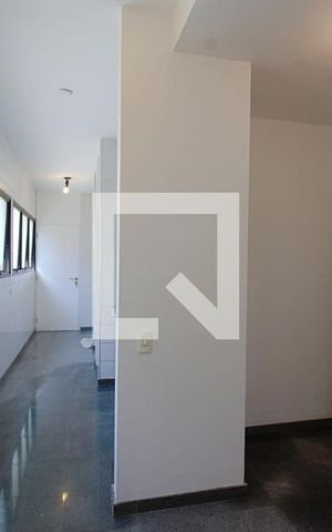 Apartamento à venda com 270m², 3 quartos e 4 vagas Apartamento à venda com 270m², 3 quartos e 4 vagasÁrea de Serviço