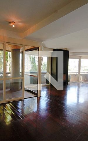 Apartamento à venda com 270m², 3 quartos e 4 vagas Apartamento à venda com 270m², 3 quartos e 4 vagasSala