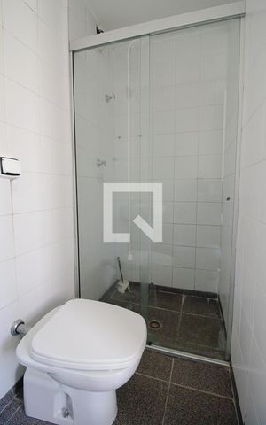 Apartamento à venda com 270m², 3 quartos e 4 vagas Apartamento à venda com 270m², 3 quartos e 4 vagasBanheiro de serviço