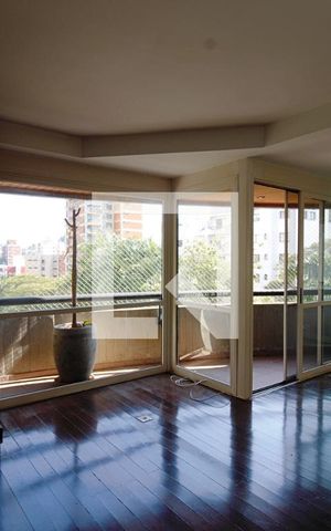 Apartamento à venda com 270m², 3 quartos e 4 vagas Apartamento à venda com 270m², 3 quartos e 4 vagasSala