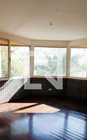 Apartamento à venda com 270m², 3 quartos e 4 vagas Apartamento à venda com 270m², 3 quartos e 4 vagasSala