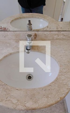Apartamento à venda com 270m², 3 quartos e 4 vagas Apartamento à venda com 270m², 3 quartos e 4 vagasLavabo