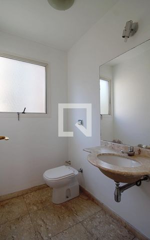 Apartamento à venda com 270m², 3 quartos e 4 vagas Apartamento à venda com 270m², 3 quartos e 4 vagasLavabo
