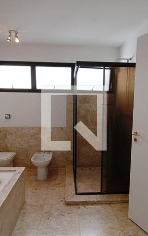 Apartamento à venda com 270m², 3 quartos e 4 vagas Apartamento à venda com 270m², 3 quartos e 4 vagasBanheiro da Suíte 3