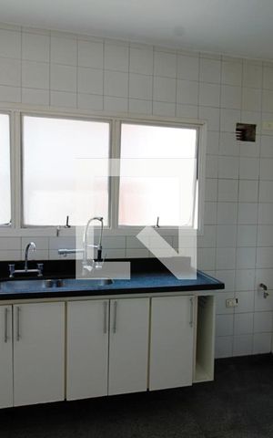 Apartamento à venda com 270m², 3 quartos e 4 vagas Apartamento à venda com 270m², 3 quartos e 4 vagasCozinha