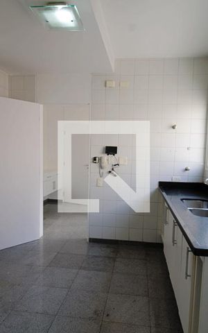 Apartamento à venda com 270m², 3 quartos e 4 vagas Apartamento à venda com 270m², 3 quartos e 4 vagasCozinha