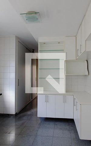 Apartamento à venda com 270m², 3 quartos e 4 vagas Apartamento à venda com 270m², 3 quartos e 4 vagasCozinha