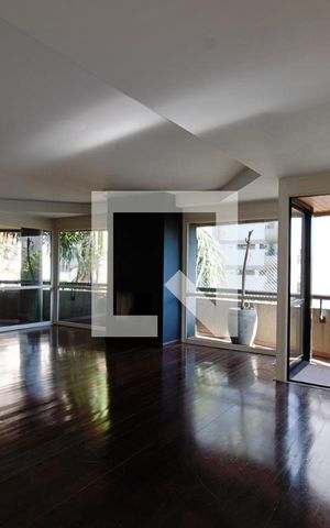 Apartamento à venda com 270m², 3 quartos e 4 vagas Apartamento à venda com 270m², 3 quartos e 4 vagasSala