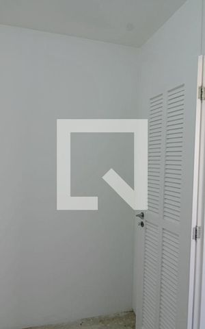 Apartamento à venda com 270m², 3 quartos e 4 vagas Apartamento à venda com 270m², 3 quartos e 4 vagasBanheiro de serviço