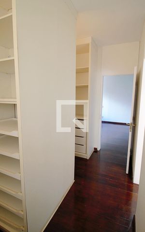 Apartamento à venda com 270m², 3 quartos e 4 vagas Apartamento à venda com 270m², 3 quartos e 4 vagasCloset da suíte 3
