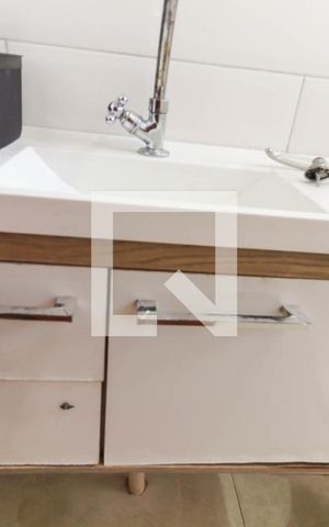 Apartamento à venda com 40m², 2 quartos e 1 vaga Apartamento à venda com 40m², 2 quartos e 1 vagaBanheiro