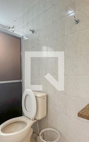 Apartamento para alugar com 70m², 2 quartos e 1 vaga Apartamento para alugar com 70m², 2 quartos e 1 vagaBanheiro