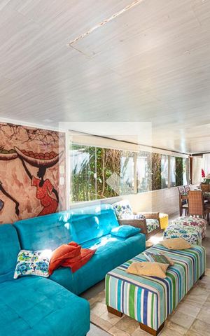 Casa de condomínio à venda com 150m², 4 quartos e 6 vagas Casa de condomínio à venda com 150m², 4 quartos e 6 vagasÁrea externa