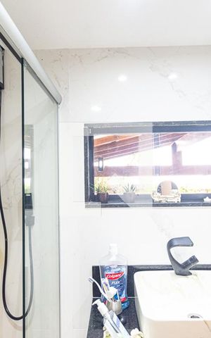 Casa de condomínio à venda com 150m², 4 quartos e 6 vagas Casa de condomínio à venda com 150m², 4 quartos e 6 vagasBanheiro da Suíte 1
