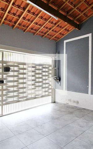 Casa à venda com 130m², 2 quartos e 2 vagasGaragem