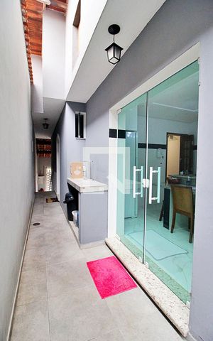 Casa à venda com 130m², 2 quartos e 2 vagasCorredor