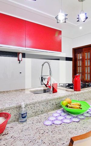 Casa à venda com 130m², 2 quartos e 2 vagasCozinha