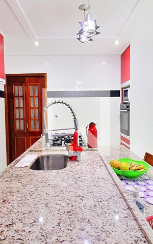 Casa à venda com 130m², 2 quartos e 2 vagasCozinha