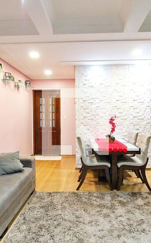 Casa à venda com 130m², 2 quartos e 2 vagasSala