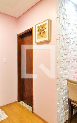 Casa à venda com 130m², 2 quartos e 2 vagasSala