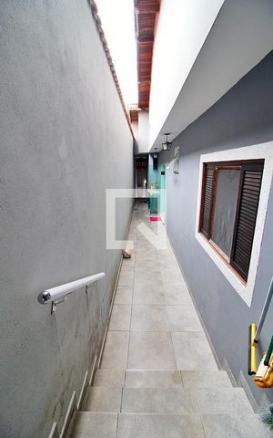 Casa à venda com 130m², 2 quartos e 2 vagasCorredor
