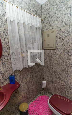 Casa à venda com 500m², 4 quartos e 3 vagas Casa à venda com 500m², 4 quartos e 3 vagasLavabo
