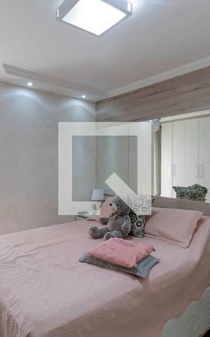 Casa à venda com 240m², 3 quartos e 2 vagas Casa à venda com 240m², 3 quartos e 2 vagasSuíte