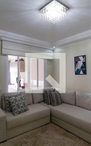 Casa à venda com 240m², 3 quartos e 2 vagas Casa à venda com 240m², 3 quartos e 2 vagasSala