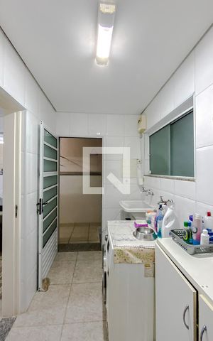 Casa à venda com 140m², 3 quartos e 4 vagasLavanderia