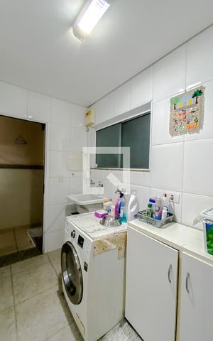 Casa à venda com 140m², 3 quartos e 4 vagasLavanderia