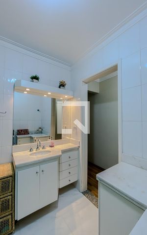 Casa à venda com 140m², 3 quartos e 4 vagasBanheiro da Suíte