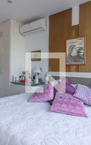 Apartamento à venda com 270m², 4 quartos e 2 vagas Apartamento à venda com 270m², 4 quartos e 2 vagasSuíte Master
