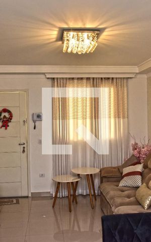 Casa para alugar com 100m², 3 quartos e 2 vagasSala