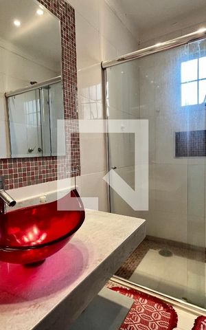 Casa à venda com 400m², 4 quartos e 4 vagas Casa à venda com 400m², 4 quartos e 4 vagasBanheiro da Suíte 2