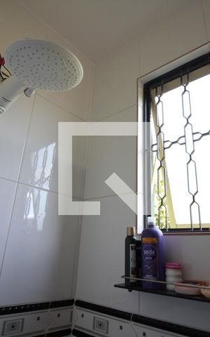 Casa à venda com 200m², 3 quartos e 2 vagasBanheiro da Suite