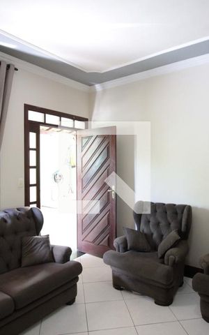 Casa à venda com 200m², 3 quartos e 2 vagasSala