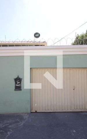Casa à venda com 200m², 3 quartos e 2 vagasFachada