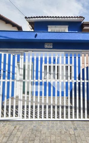 Casa à venda com 120m², 4 quartos e 2 vagasCasa 