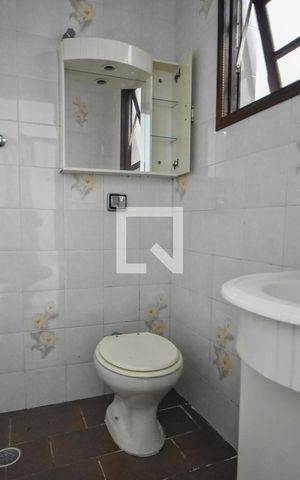 Casa à venda com 120m², 4 quartos e 2 vagasBanheiro de Serviços 