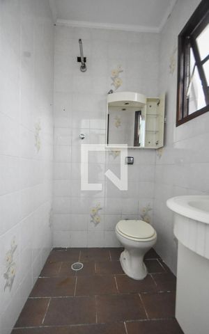 Casa à venda com 120m², 4 quartos e 2 vagasBanheiro de Serviços 