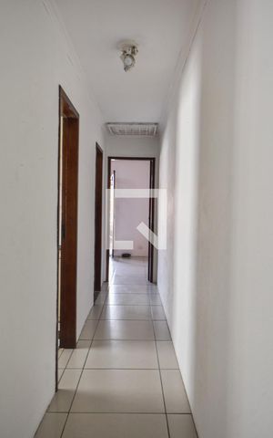 Casa à venda com 120m², 4 quartos e 2 vagasCorredor 