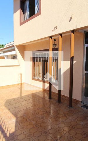 Casa à venda com 190m², 4 quartos e 5 vagasFachada